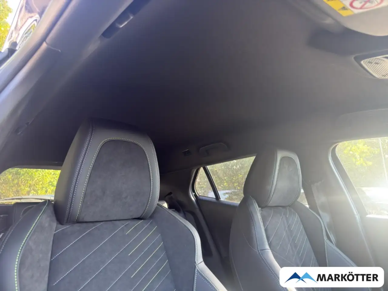 Peugeot 2008 GT ALCANTARA/LED/NAVI/CAM/SHZ/MASSAGE — Vehicle gallery 27