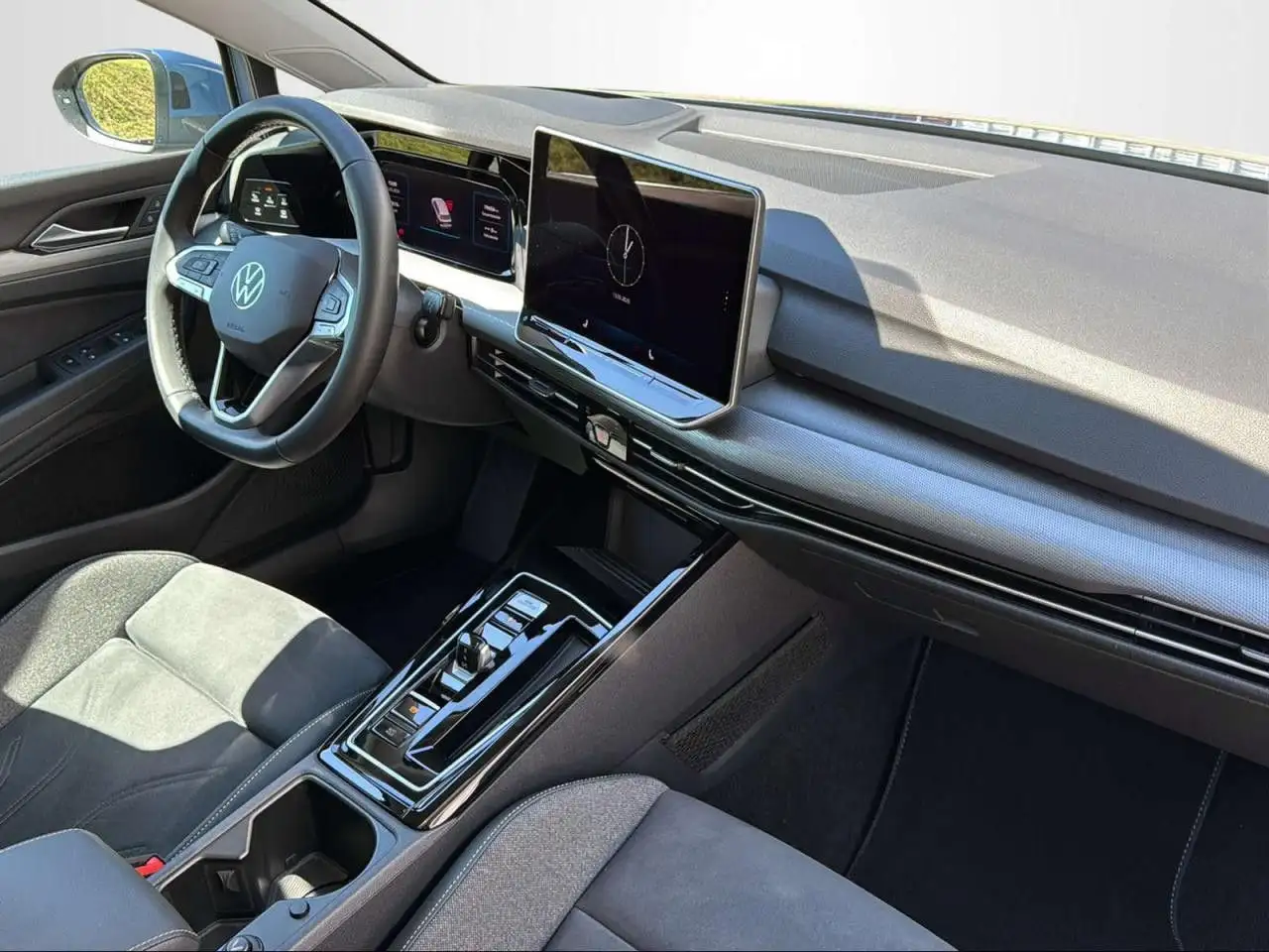 Volkswagen Golf Variant GOLF VIII VARIANT 1.5 eTSI DSG STYLE+AZV+PANO+360+ — معرض صور السيارة 11