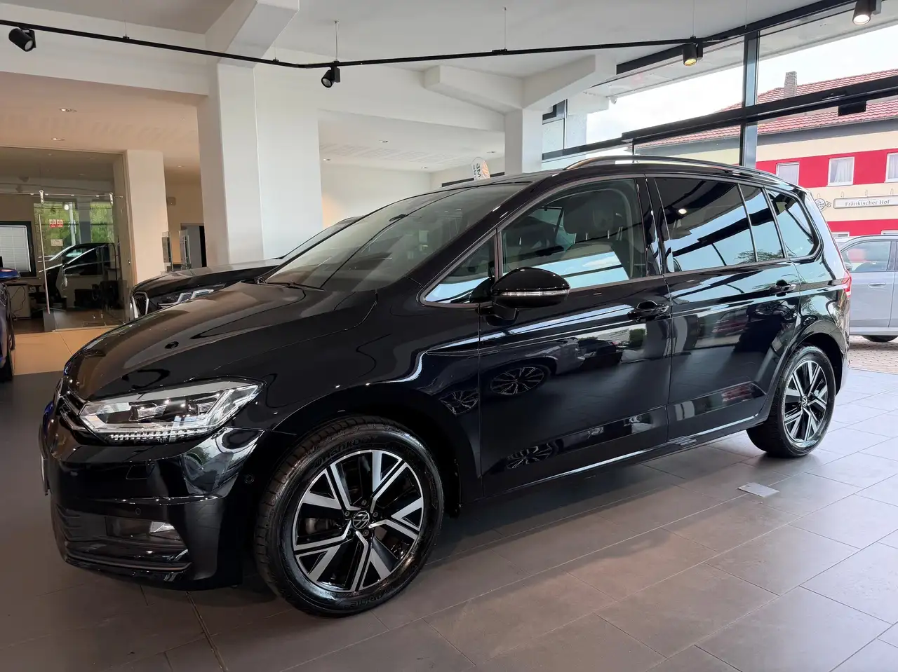 Volkswagen Touran Comfortline BMT/Start-Stopp DAB LED RFK — معرض صور السيارة 2
