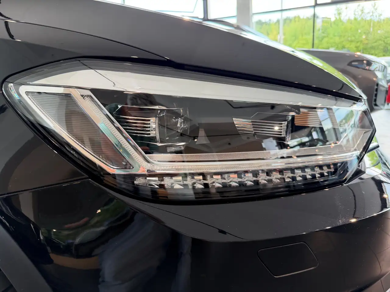 Volkswagen Touran Comfortline BMT/Start-Stopp DAB LED RFK — معرض صور السيارة 25