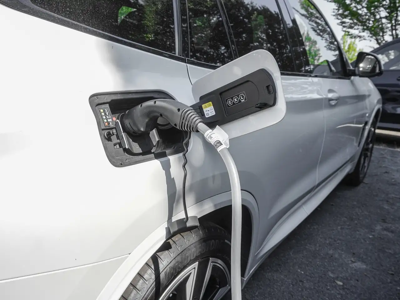 BMW iX3 Inspiring M Sport PANO ACC RFK NAVI LED DAB — Galerie du véhicule 21