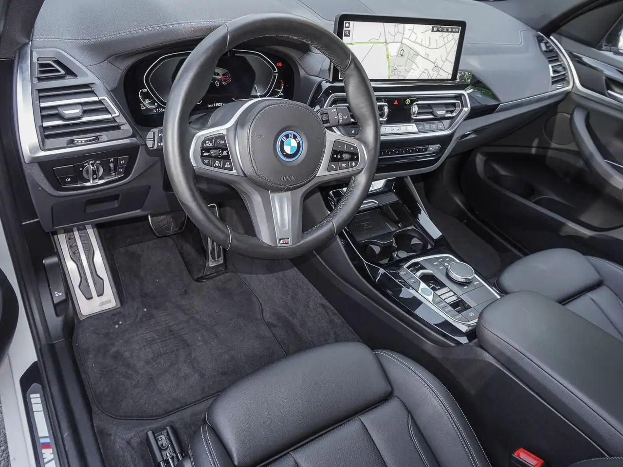 BMW iX3 Inspiring M Sport PANO ACC RFK NAVI LED DAB — Galerie du véhicule 9