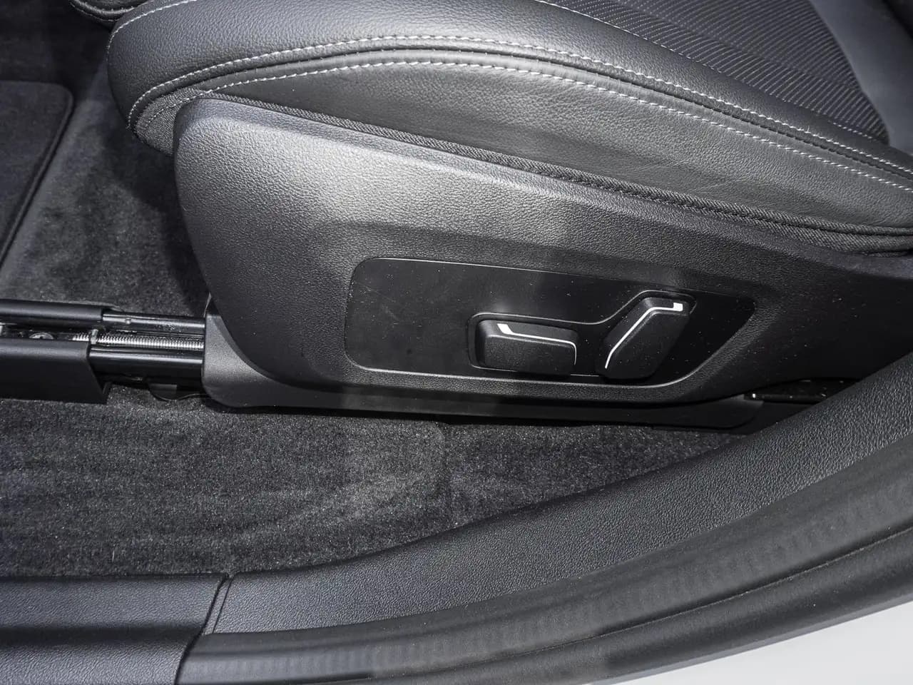 BMW iX3 Inspiring M Sport PANO ACC RFK NAVI LED DAB — Galerie du véhicule 17