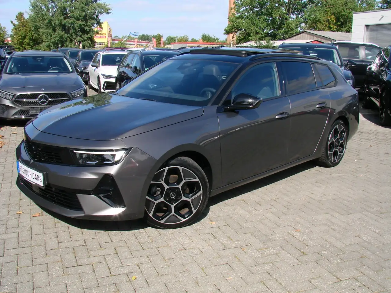 Opel Astra Sports Tourer Ultimate LED Pano HUD ACC 360 — Galería del vehículo 8