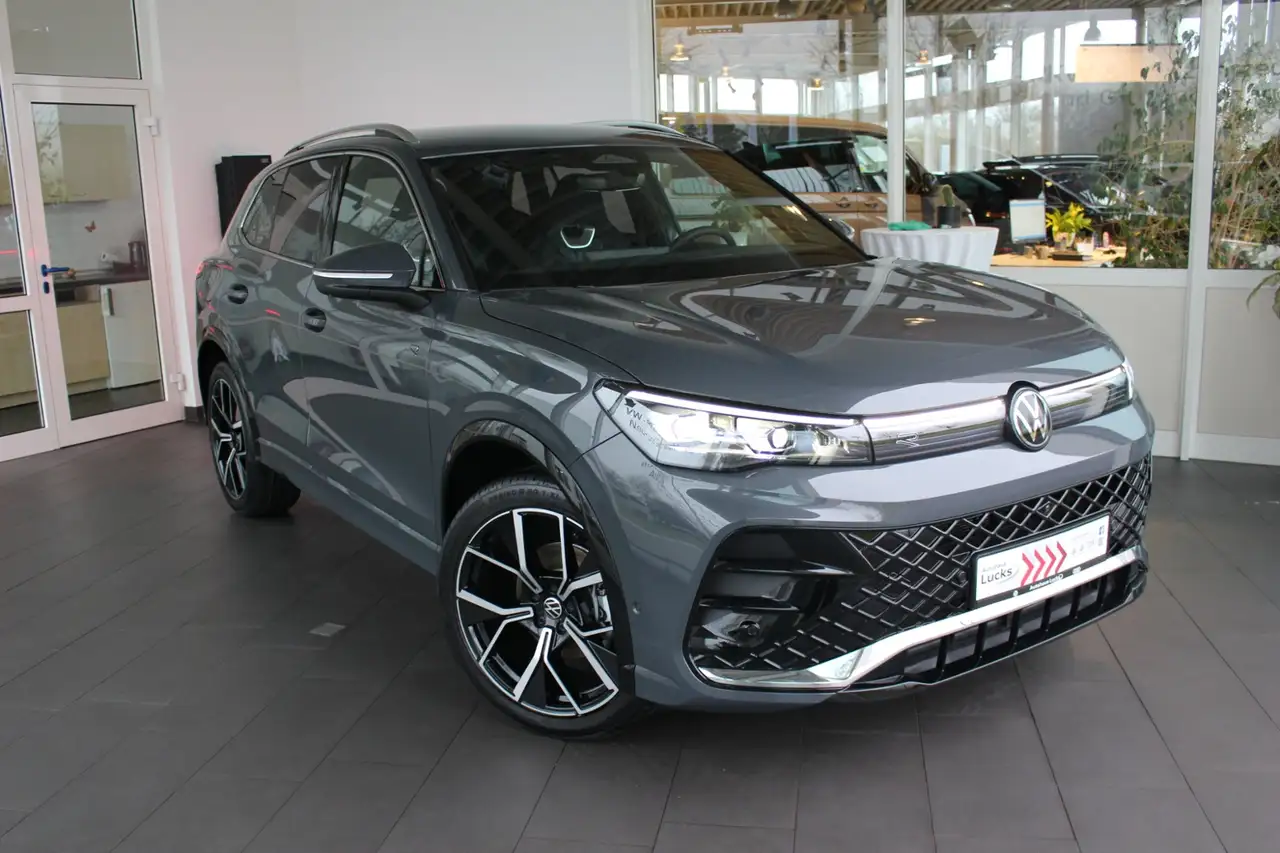 Volkswagen Tiguan R-Line 1,5 TSI IQ.Matrix Harman Sound Navi — Vehicle gallery 18