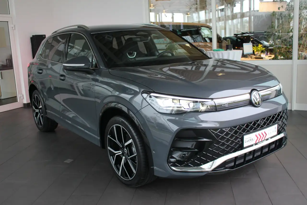 Volkswagen Tiguan R-Line 1,5 TSI IQ.Matrix Harman Sound Navi — Vehicle gallery 5