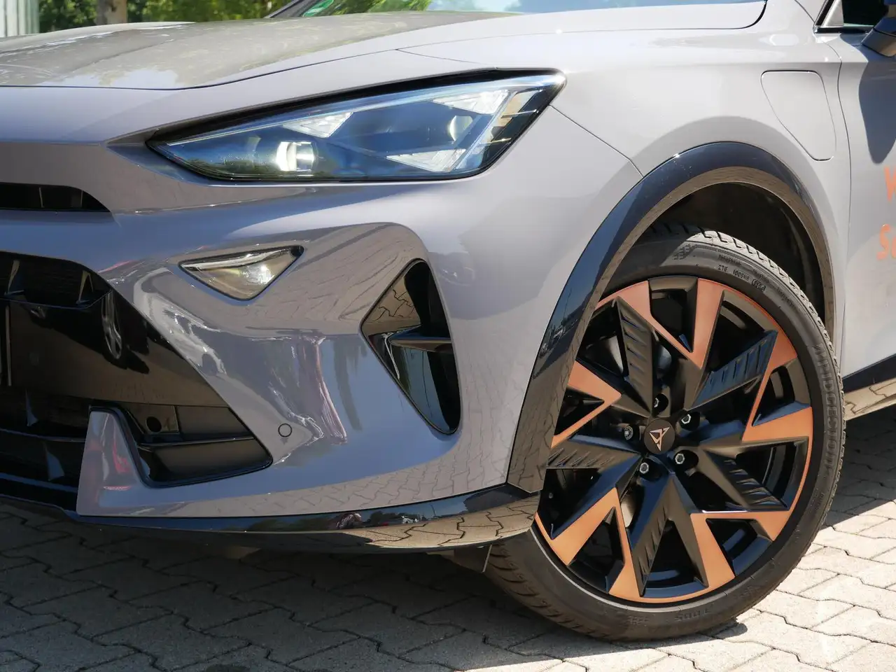 CUPRA Formentor VZ 1.5 e-HYBRID SENNHEISER+MATRIX-LED — معرض صور السيارة 3