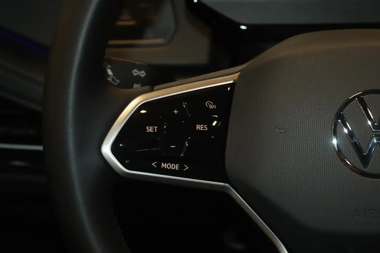 Volkswagen ID.3 Pro 150 kW 62 kw h-CCS-LED-ACC-PDC-APPS-DAB — معرض صور السيارة 13
