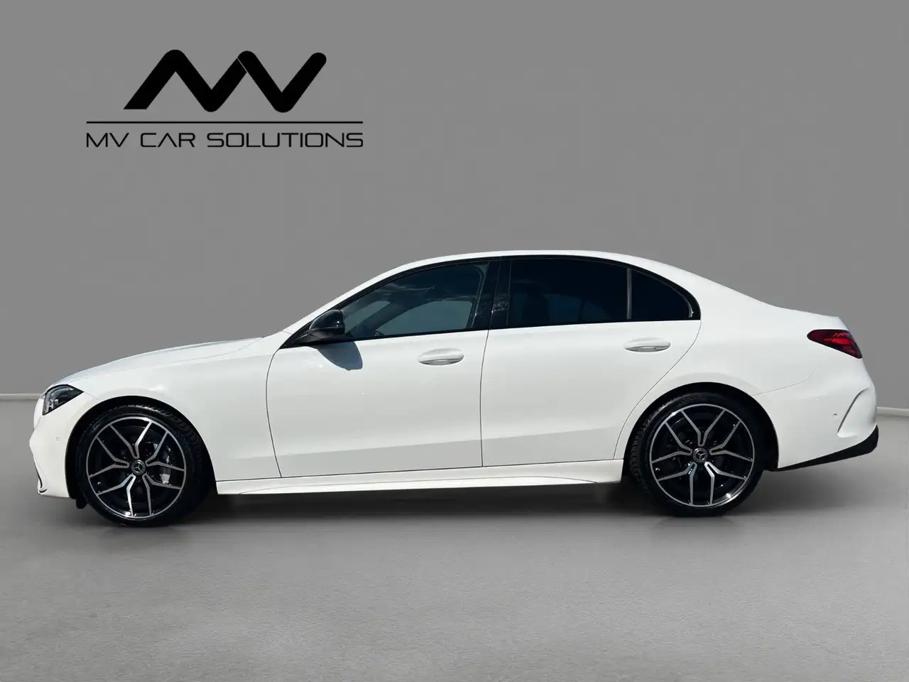 Mercedes-Benz C 200 Limousine AMG Line Night Paket Sportsitze — معرض صور السيارة 3