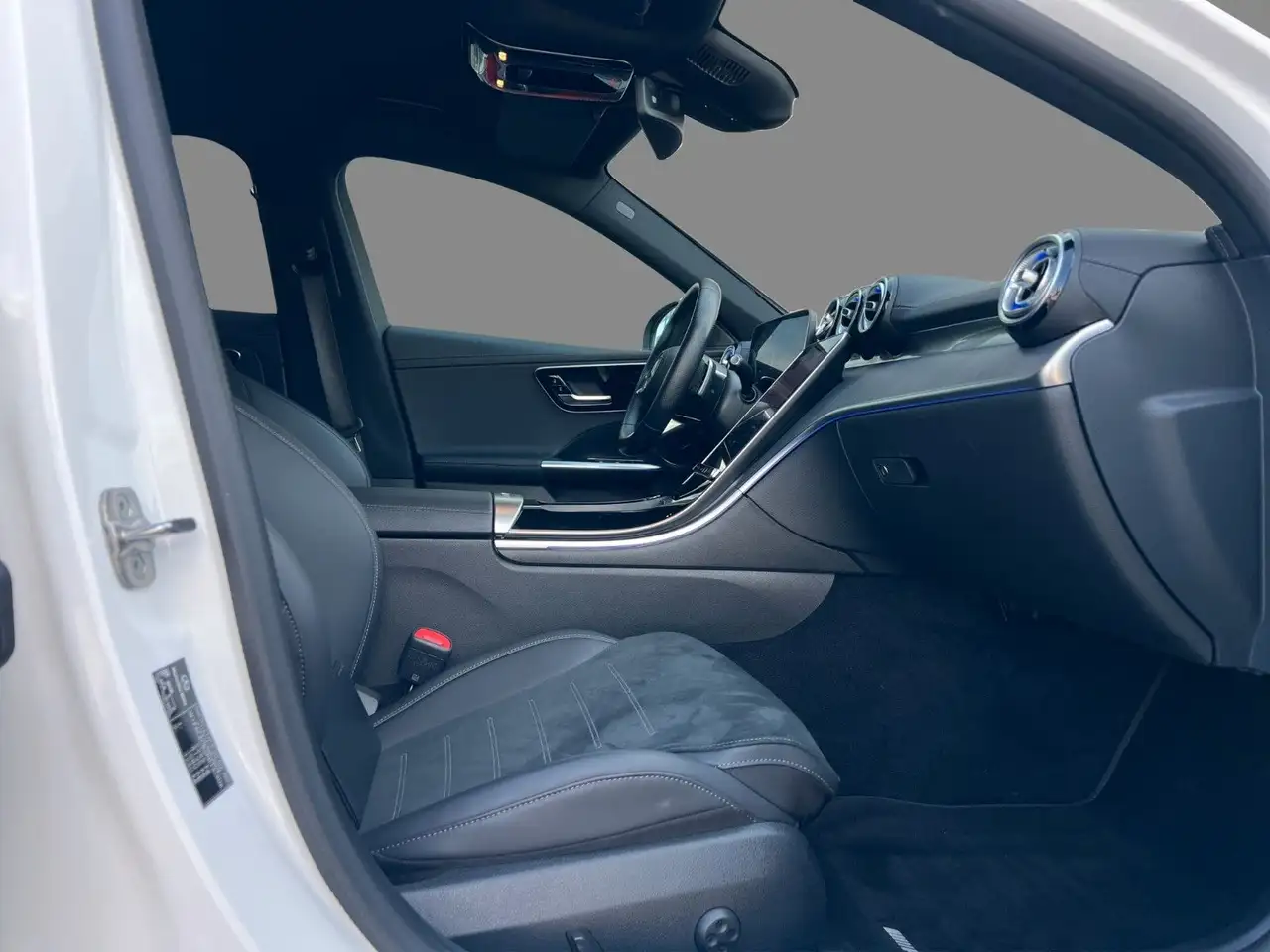 Mercedes-Benz C 200 Limousine AMG Line Night Paket Sportsitze — معرض صور السيارة 13
