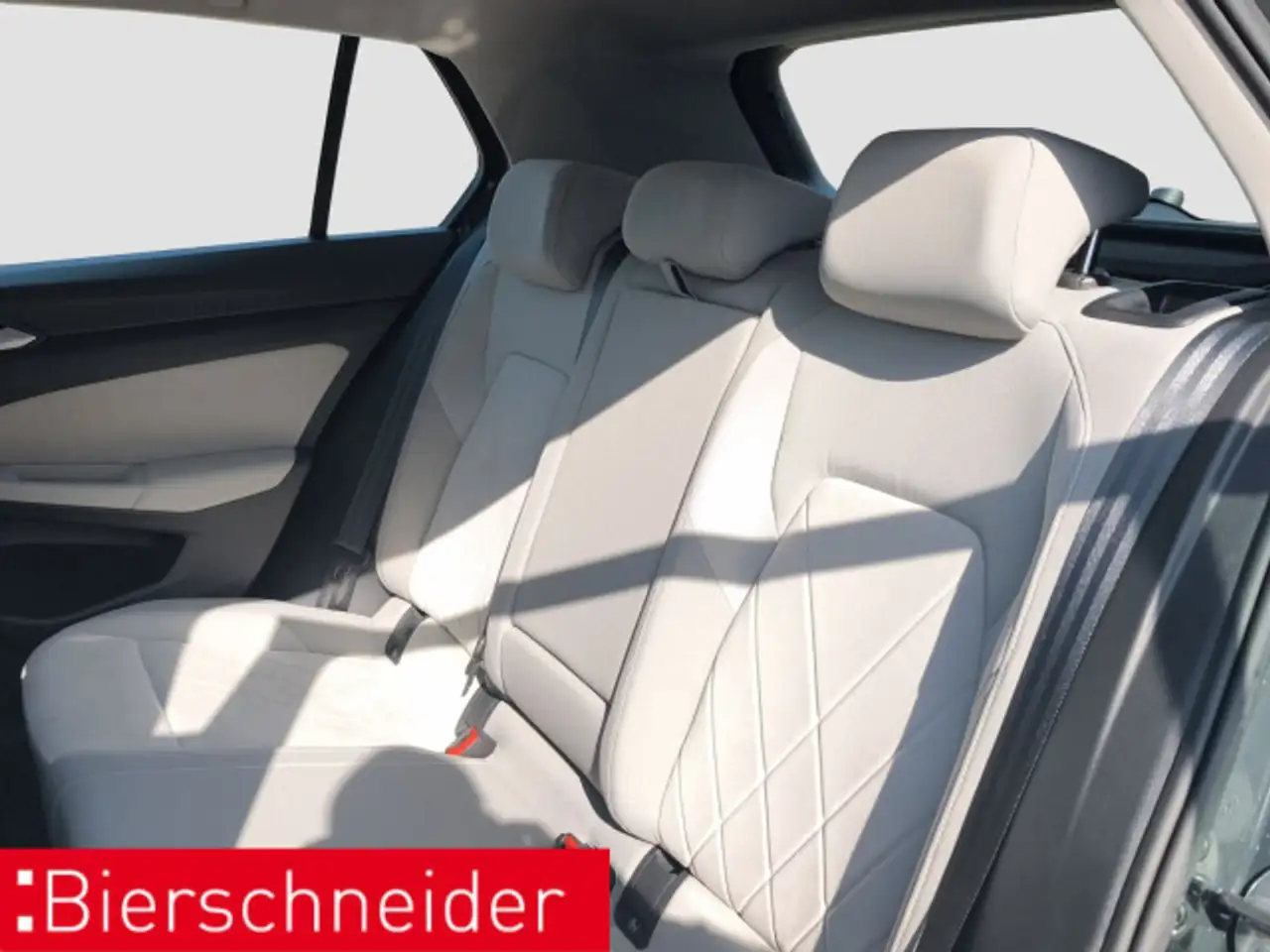 Volkswagen Golf 8 1.5 eTSI DSG Style LED+ ACC ERGOACTIVE — معرض صور السيارة 14