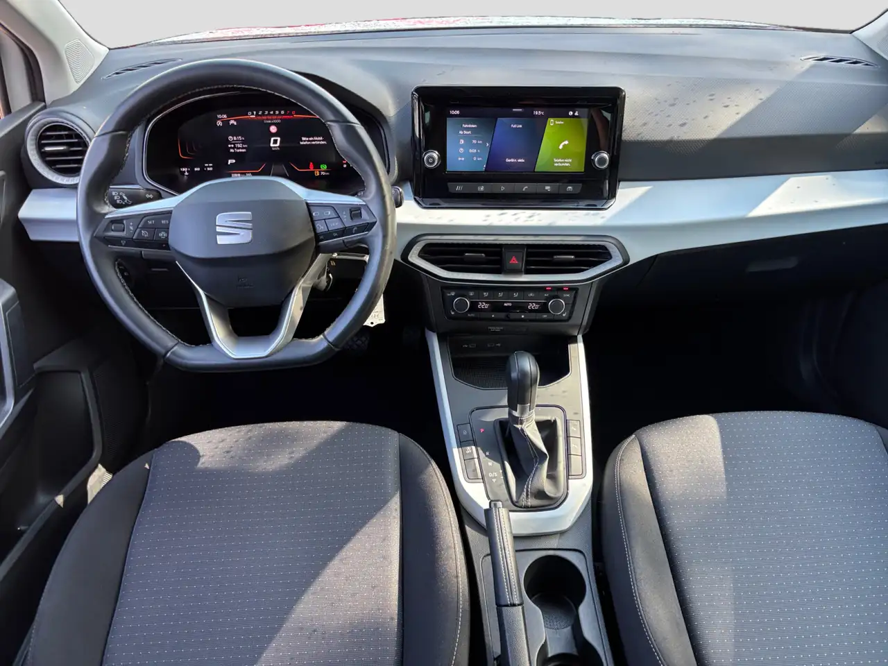 SEAT Arona 1.0TSI DSG Style LED ACC PDC DAB Sitzh — Galería del vehículo 6