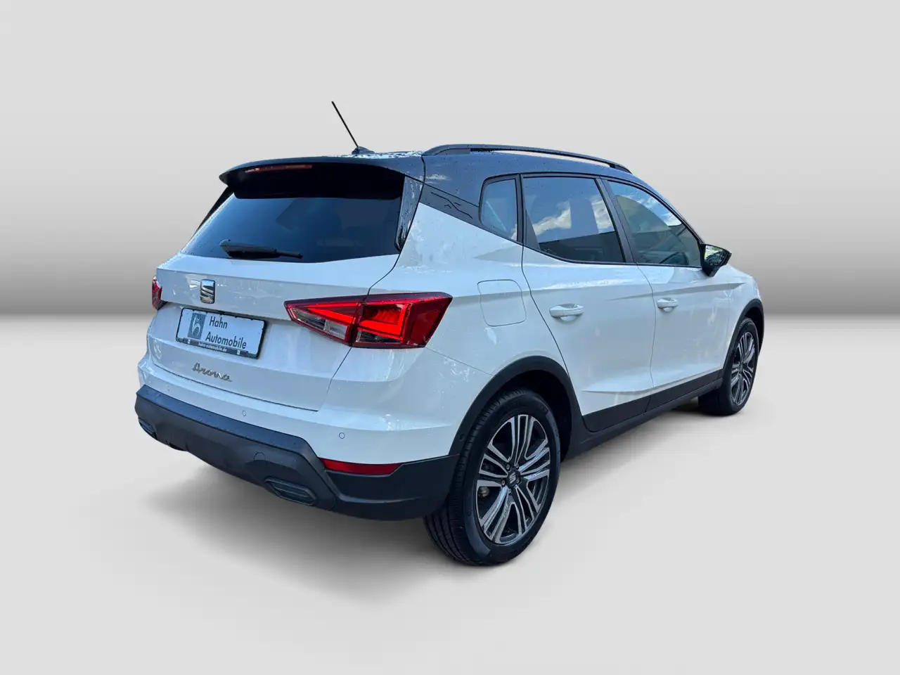 SEAT Arona 1.0TSI DSG Style LED ACC PDC DAB Sitzh — Galería del vehículo 4