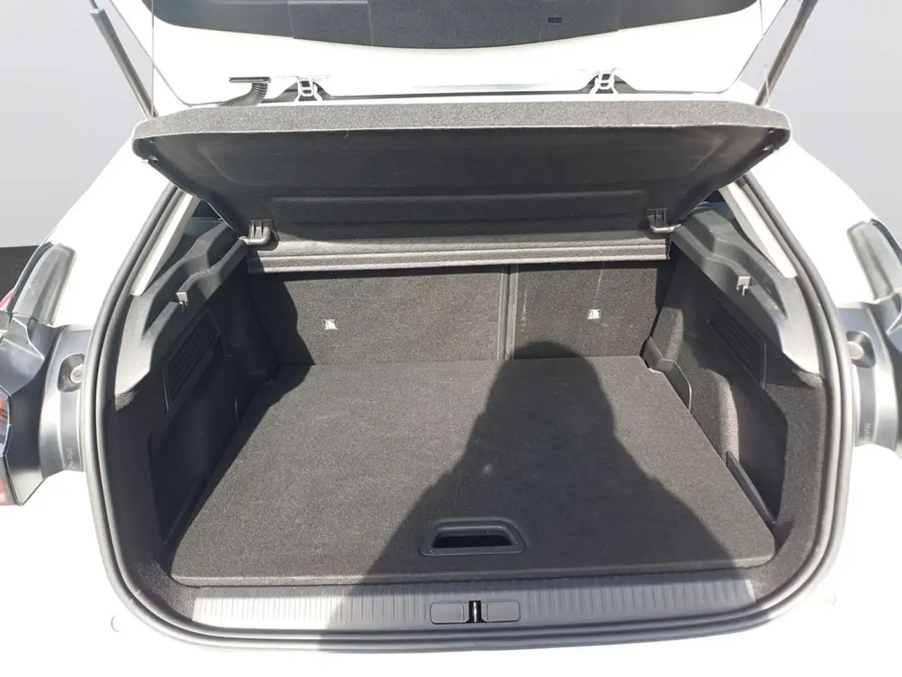 Citroen C4 PureTech 130 S&S Feel Pack — معرض صور السيارة 7