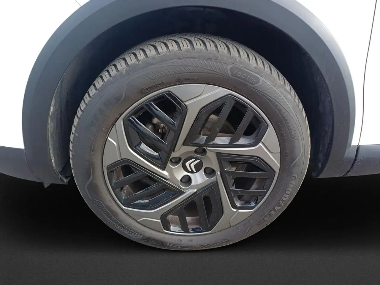Citroen C4 PureTech 130 S&S Feel Pack — معرض صور السيارة 8