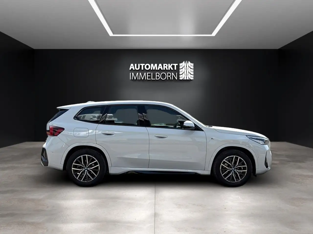 BMW iX1 30 xDrive M Sport LED*Navi+*Alcant*SOH 99,1% — Vehicle gallery 7