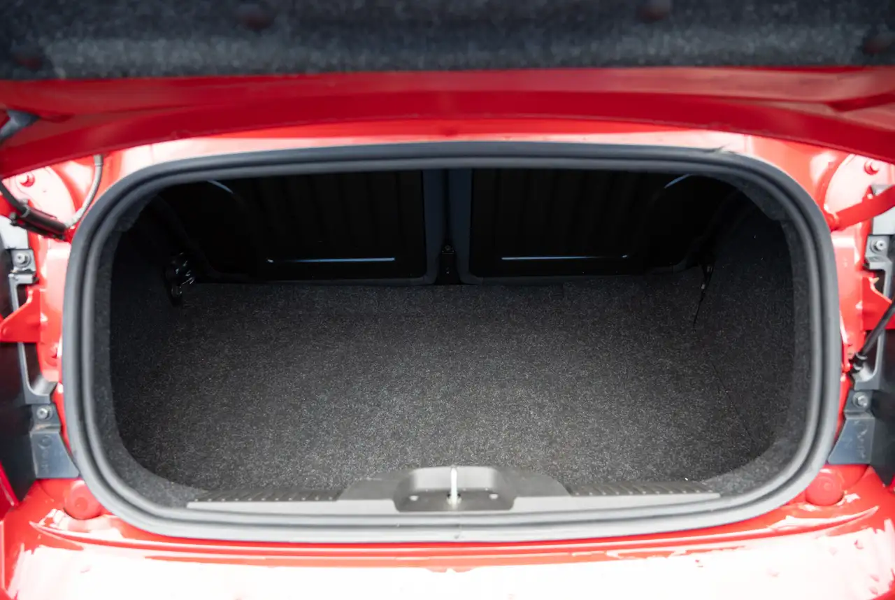 Fiat 500 Red 1.0 Hybrid *KOMFORT-PAKET*TECH-PAKET*MIRRORSCREEN — Galerie du véhicule 16