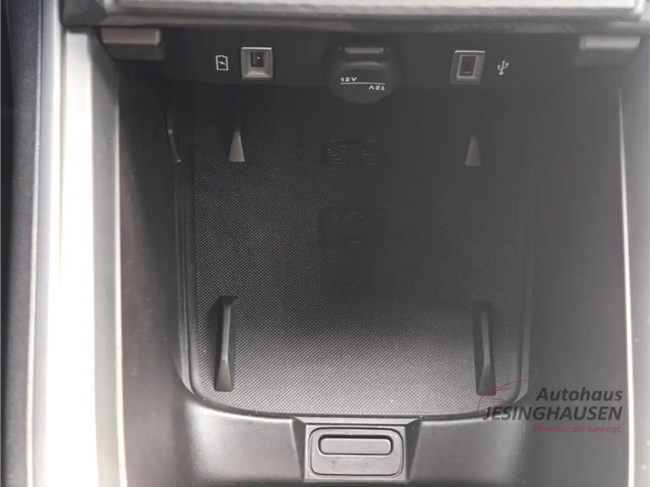 Jeep Avenger Altitude MHEV+WinterP.+ LED+ACC+Apple CarPla+Andro — Galerie du véhicule 36