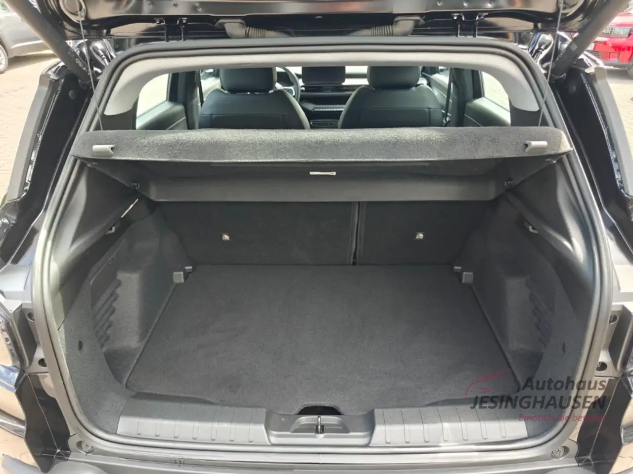 Jeep Avenger Altitude MHEV+WinterP.+ LED+ACC+Apple CarPla+Andro — Galerie du véhicule 8