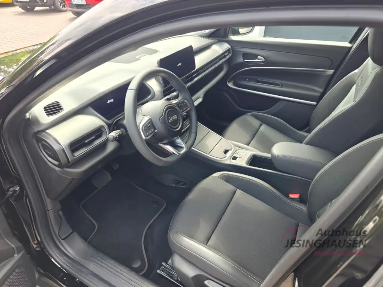 Jeep Avenger Altitude MHEV+WinterP.+ LED+ACC+Apple CarPla+Andro — Galerie du véhicule 14