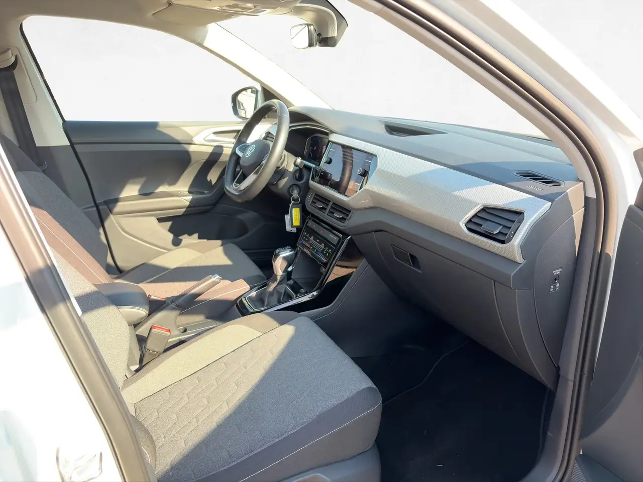 Volkswagen T-Cross Move 1.0 TSI DSG /LED/IQ.Drive/CarPlay — معرض صور السيارة 9
