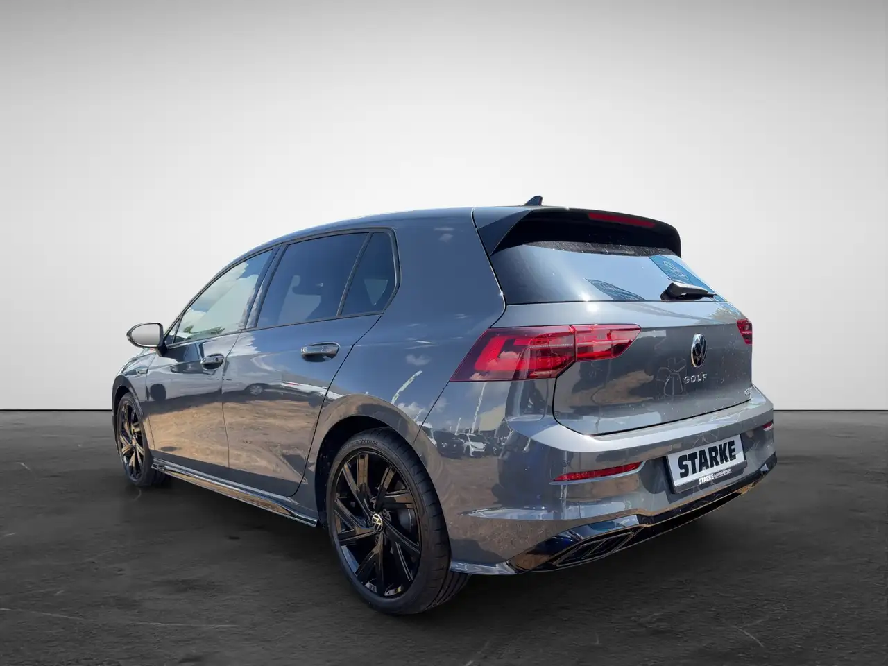 Volkswagen Golf 1.5 eTSI DSG R-Line Black Style — Vehicle gallery 5