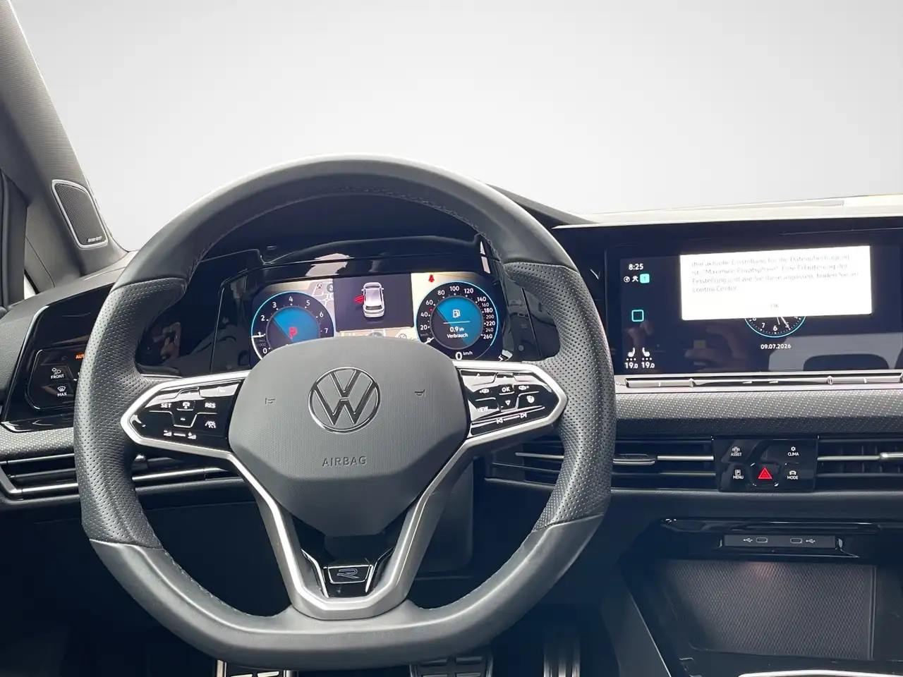 Volkswagen Golf 1.5 eTSI DSG R-Line Black Style — Vehicle gallery 9
