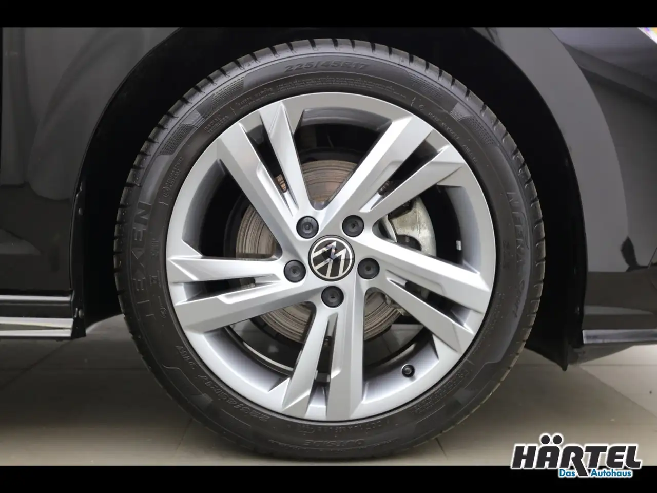 Volkswagen Golf 8 R-LINE 1.5 ETSI DSG (+ACC-RADAR+NAVI) LED — Galerie du véhicule 16
