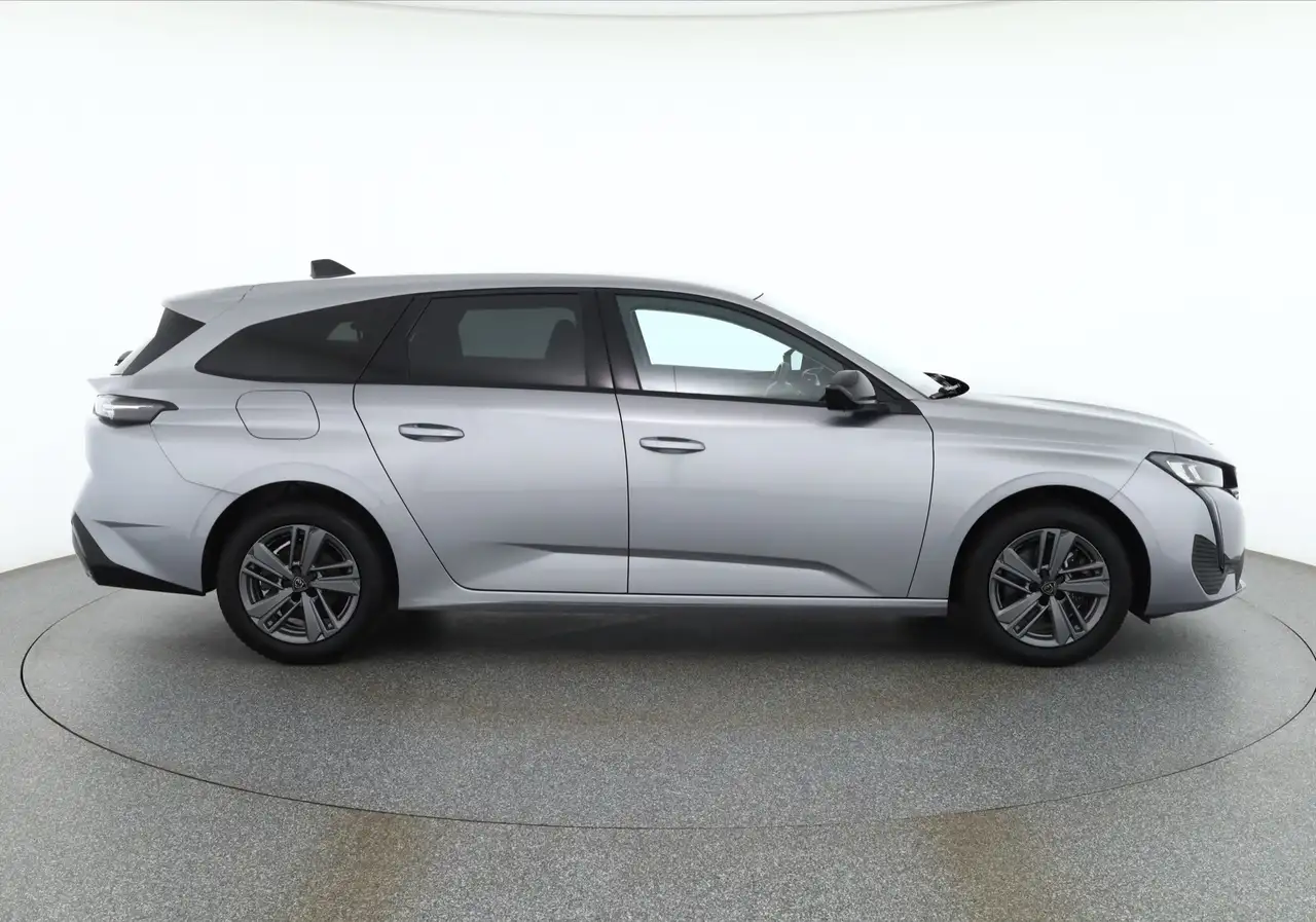 Peugeot 308 SW PureTech 130 Aut. LED ACC Navi — Galería del vehículo 7