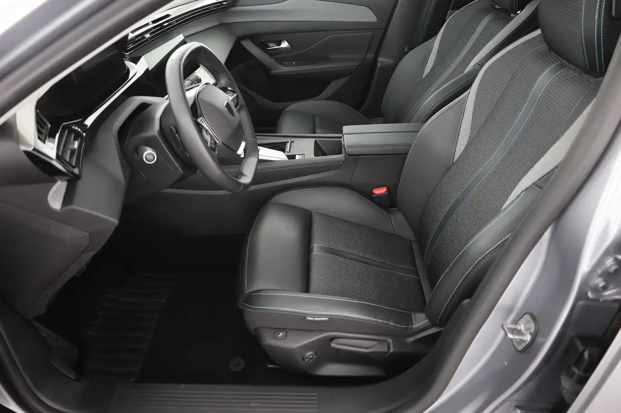 Peugeot 308 SW PureTech 130 Aut. LED ACC Navi — Galería del vehículo 22