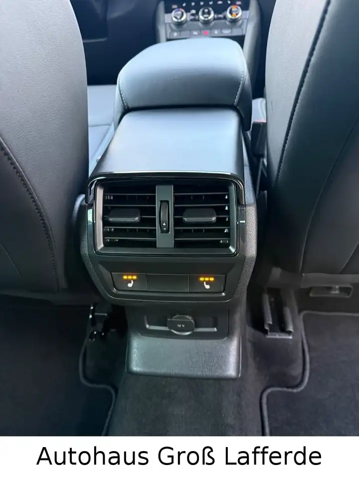 Skoda Karoq Sportline 4x4 RFK VC SHZ Leder — Galería del vehículo 17