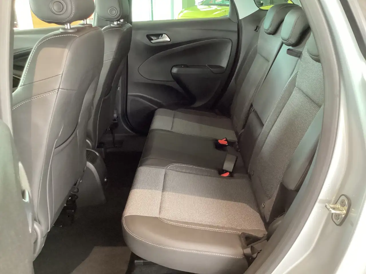 Opel Crossland 1.2 Turbo ELEGANCE PAKET Klima+Navi+PDC — Galería del vehículo 10