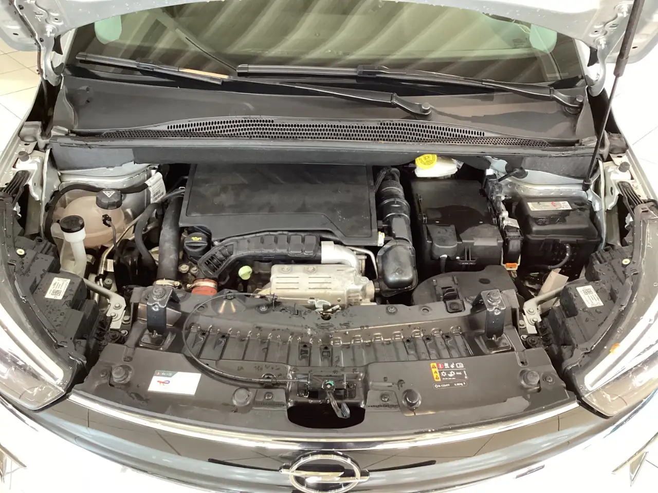 Opel Crossland 1.2 Turbo ELEGANCE PAKET Klima+Navi+PDC — Galería del vehículo 20