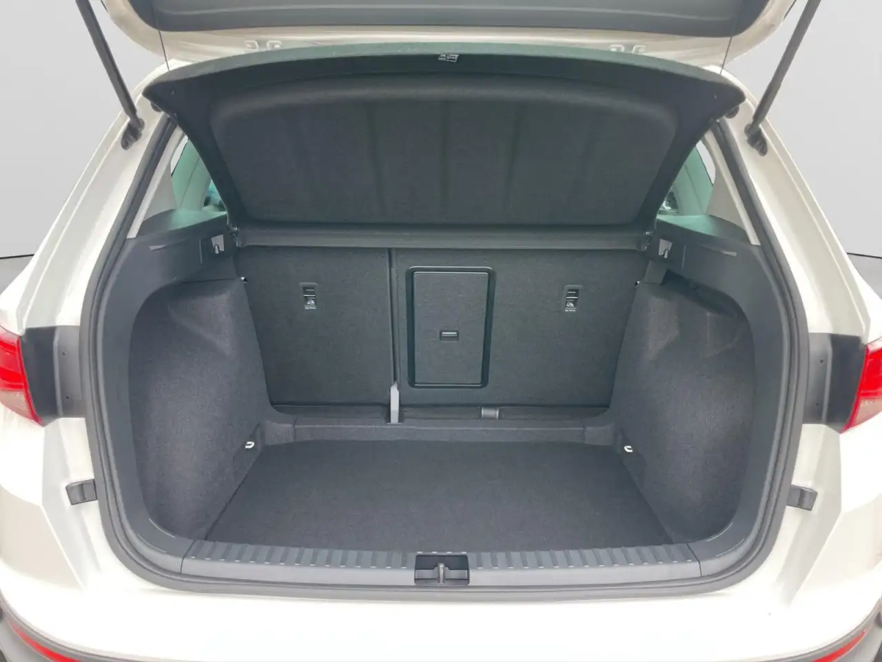 SEAT Ateca Style Edition TSI DSG ACC AHK Beats SHZ — معرض صور السيارة 12