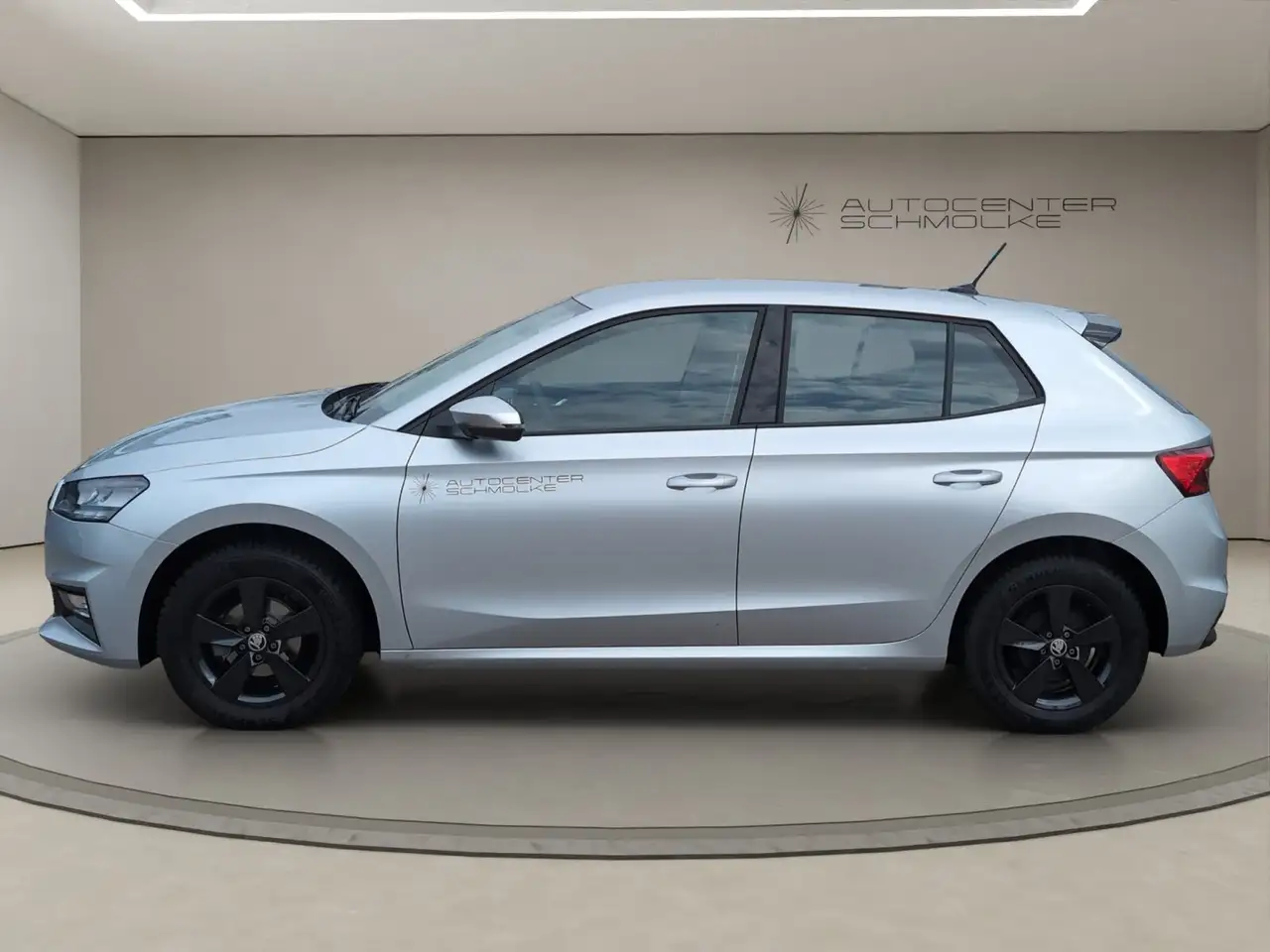 Skoda Fabia Fabia 1.0 TSI Essence*EINPARKHILFE HINTEN*KLIMA — Galería del vehículo 3