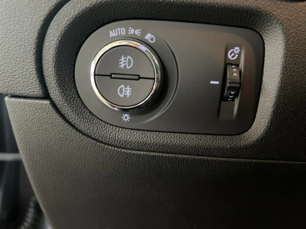 Opel Grandland GS LED+360°KAMERA+NAVI+ALLWETTER — Galería del vehículo 16