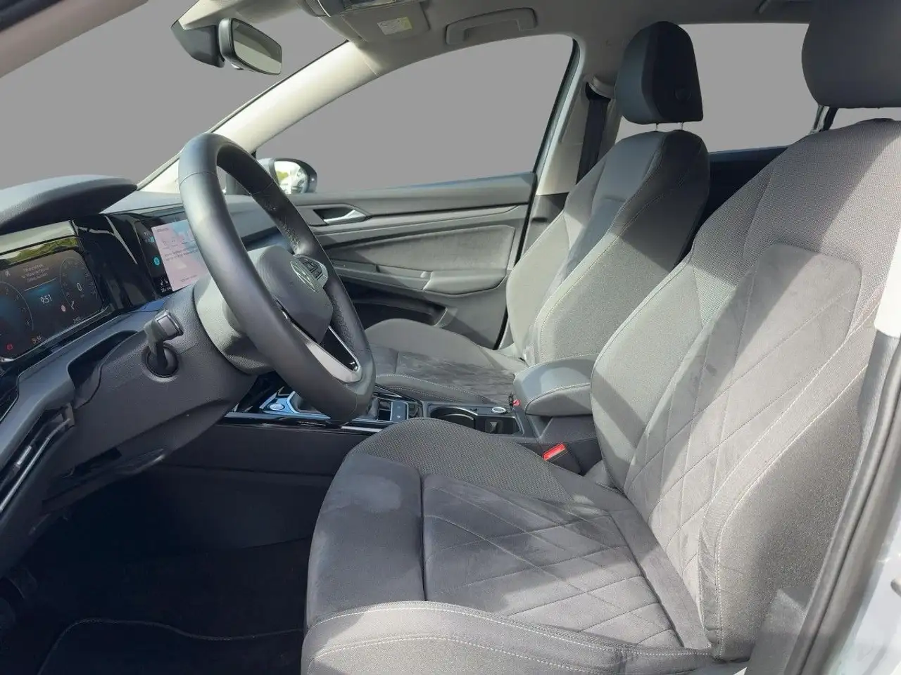 Volkswagen Golf VIII 1.5 TSI Style Navi LED-Plus PDC SHZ — Galería del vehículo 7