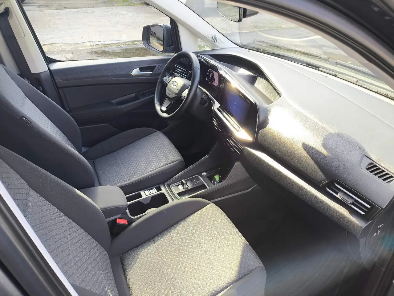 Ford Grand Tourneo Connect Titanium Rollstuhgerecht*Automatik — معرض صور السيارة 22