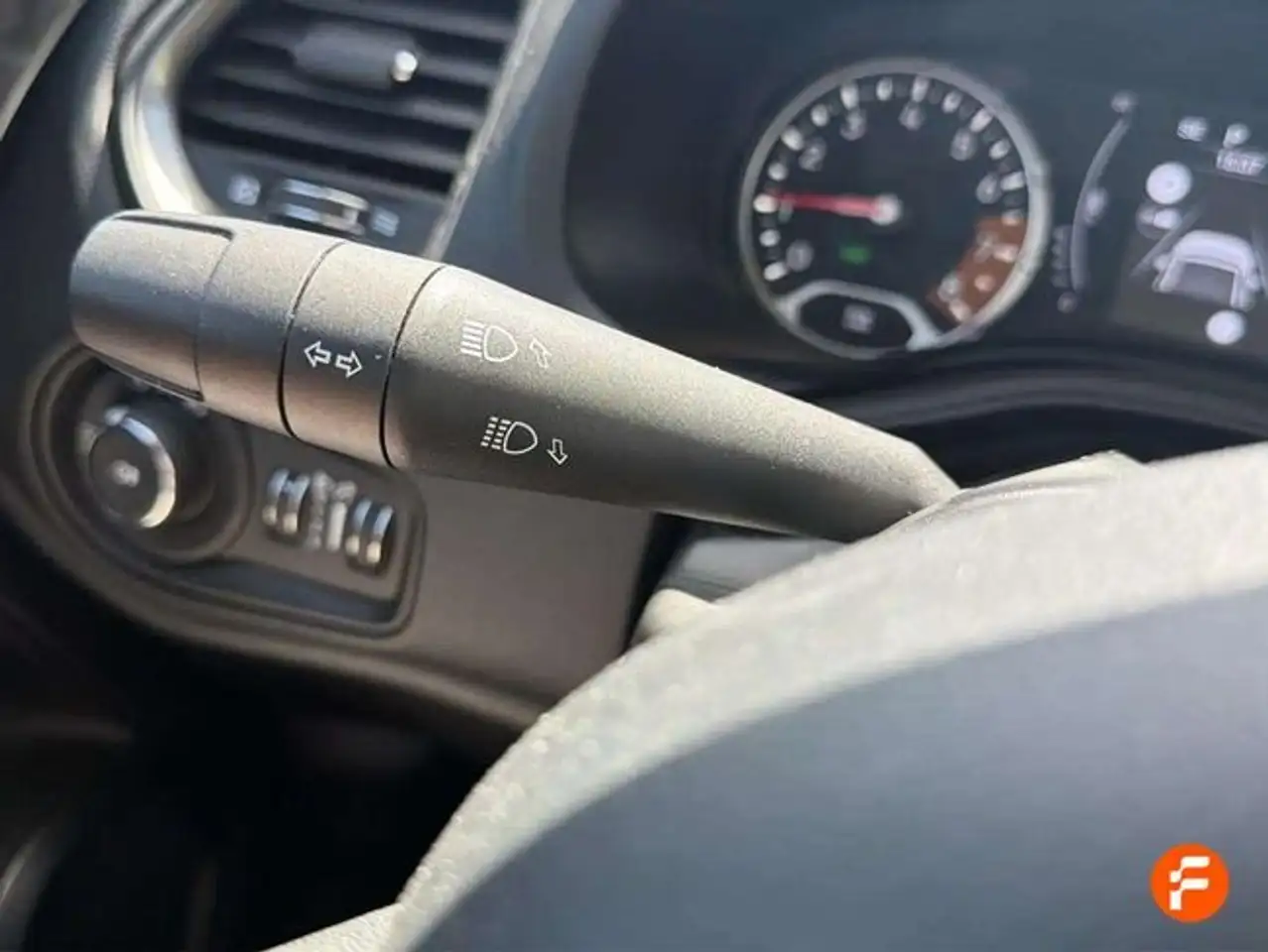 Jeep Renegade eHybrid Altitude 1.5 MHEV 130hp Dct Fwd — معرض صور السيارة 13