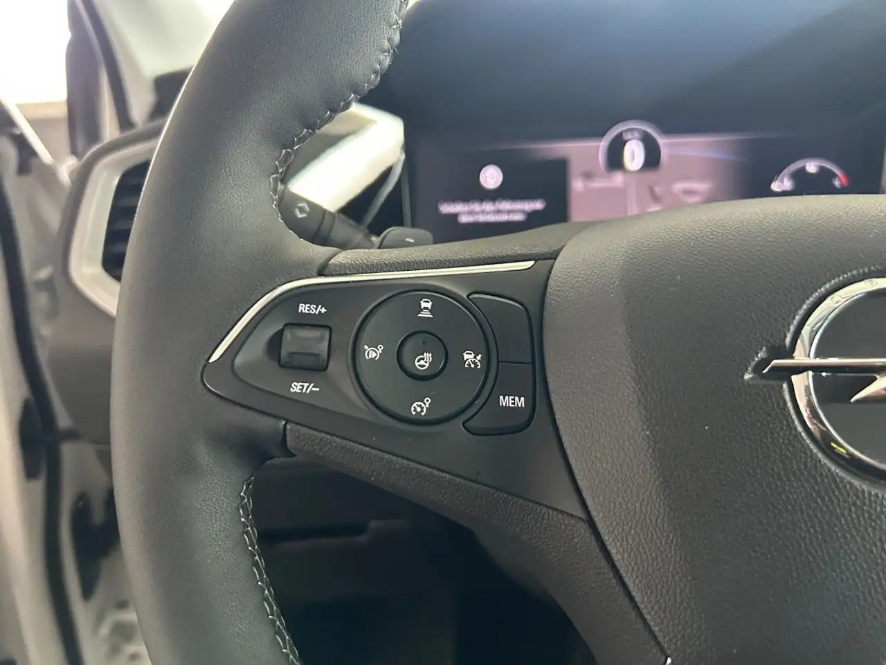Opel Grandland 1.2 Turbo GS Line LED+Navi+SHZ+360+LM — Galería del vehículo 12