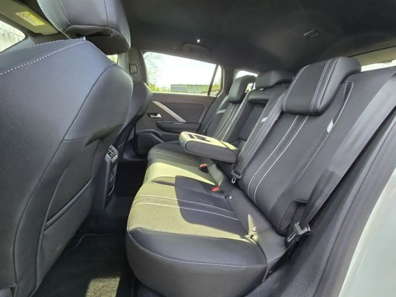 Opel Astra ST GS 1.2 Turbo GS+Navi+Sitz+Lenkradheiz — معرض صور السيارة 14