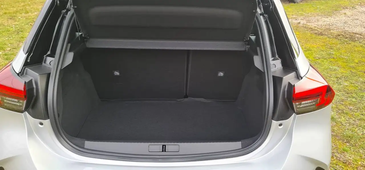 Opel Corsa GS 1.2 Automatik — Galería del vehículo 7