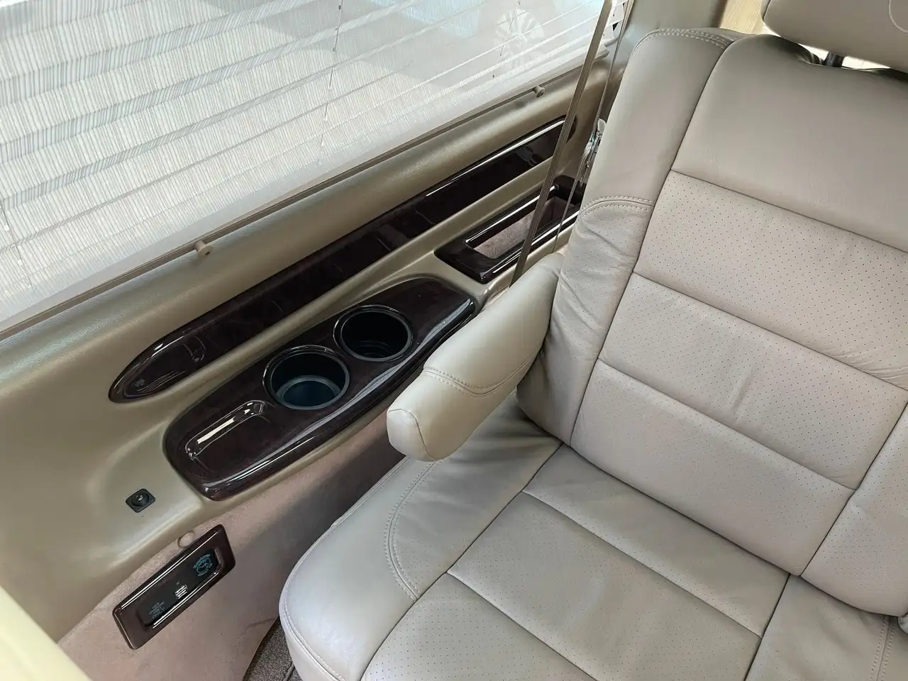 GMC Savana LONG+HIGHroof+NEW+CadillacFace+AWD+FULL — معرض صور السيارة 36