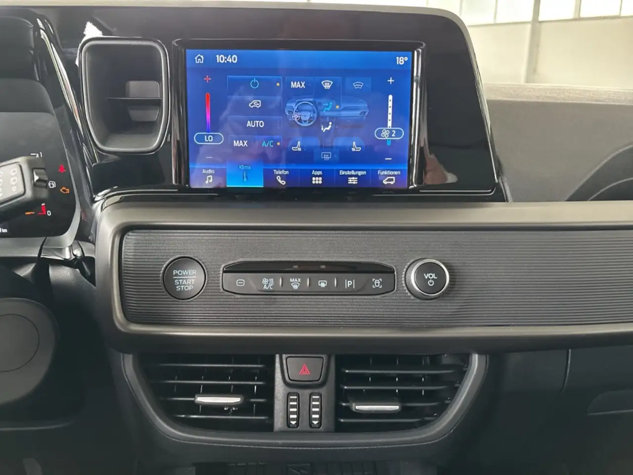 Ford Tourneo Courier Titanium 1.0 EcoBoost DAB RFK Winter.P. 2 — Galería del vehículo 10