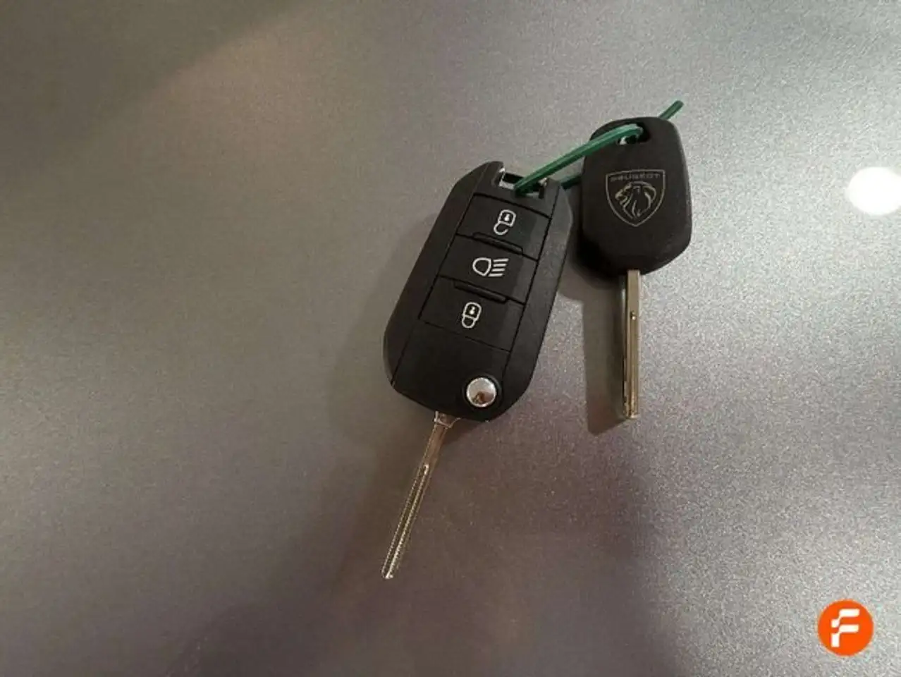 Peugeot 2008 Allure Gasolina 100 S&S 6 Vel. MAN — معرض صور السيارة 21