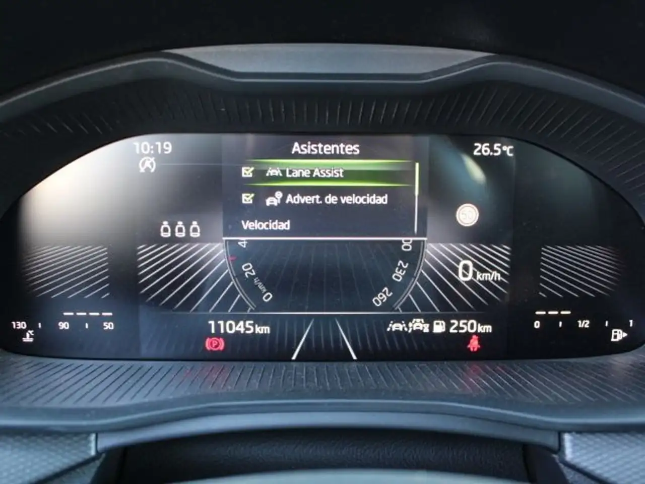 Skoda Kamiq 1.0 TSI Essence 70kW — Vehicle gallery 16