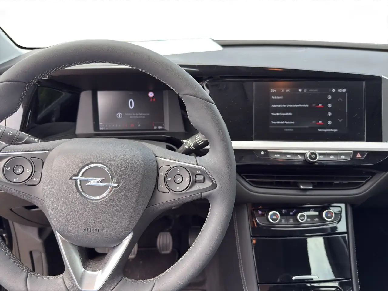 Opel Grandland 1.2 Turbo Enjoy 360+LED+SHZ+2xKlima — Galería del vehículo 14