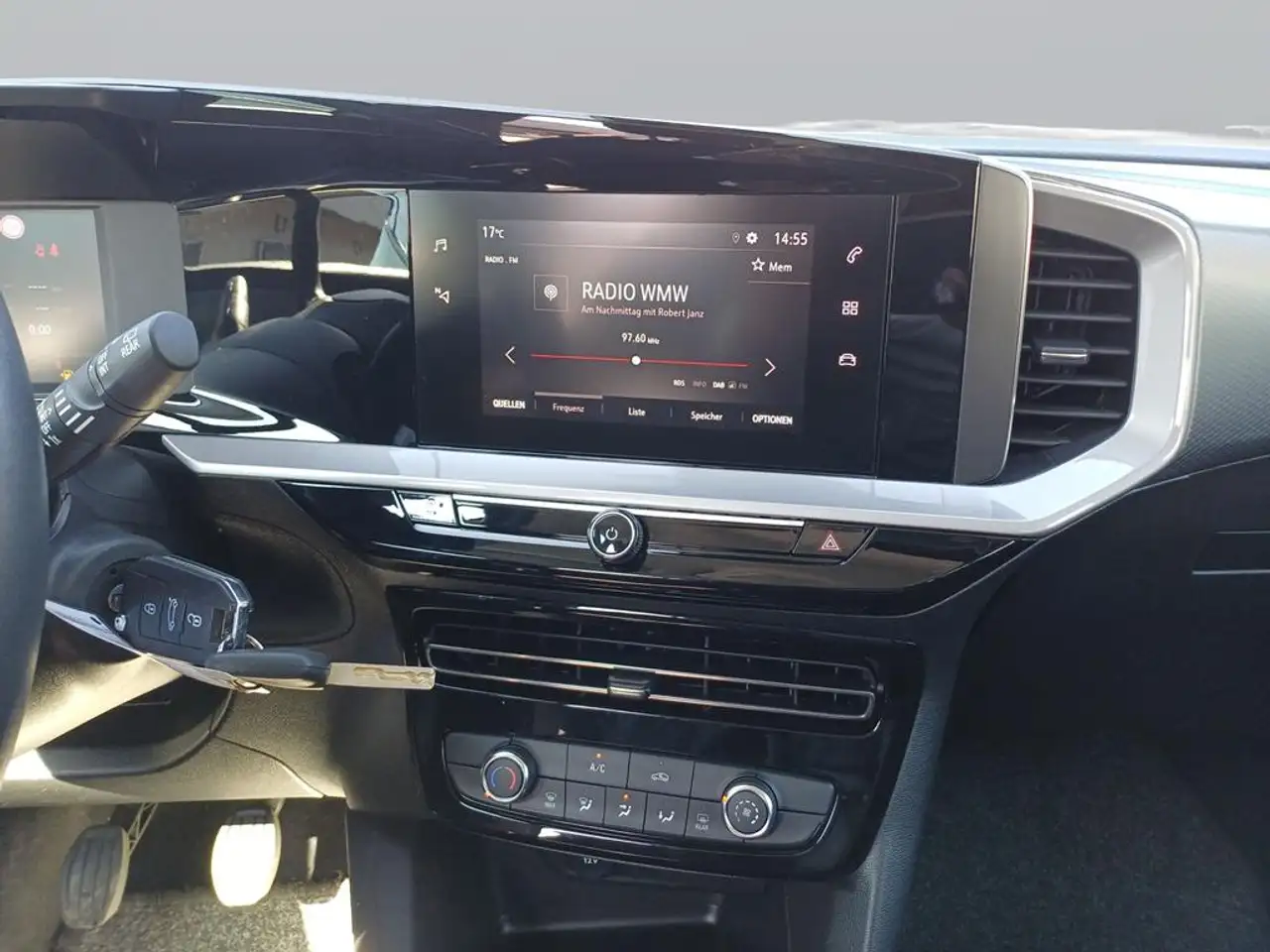 Opel Mokka . ENJOY. 1.2 Di — Vehicle gallery 12
