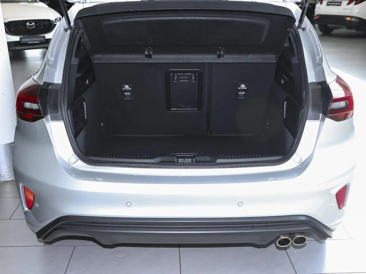Ford Focus 1.0 EcoBoost Aut. ST-Line X PANO MATRIX BT — Galería del vehículo 8
