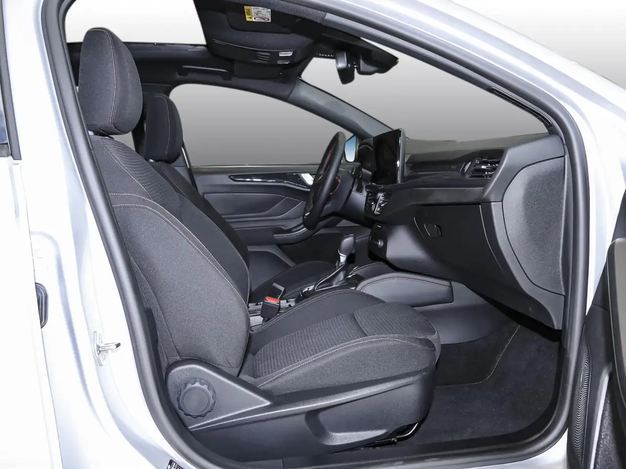 Ford Focus 1.0 EcoBoost Aut. ST-Line X PANO MATRIX BT — Galería del vehículo 3